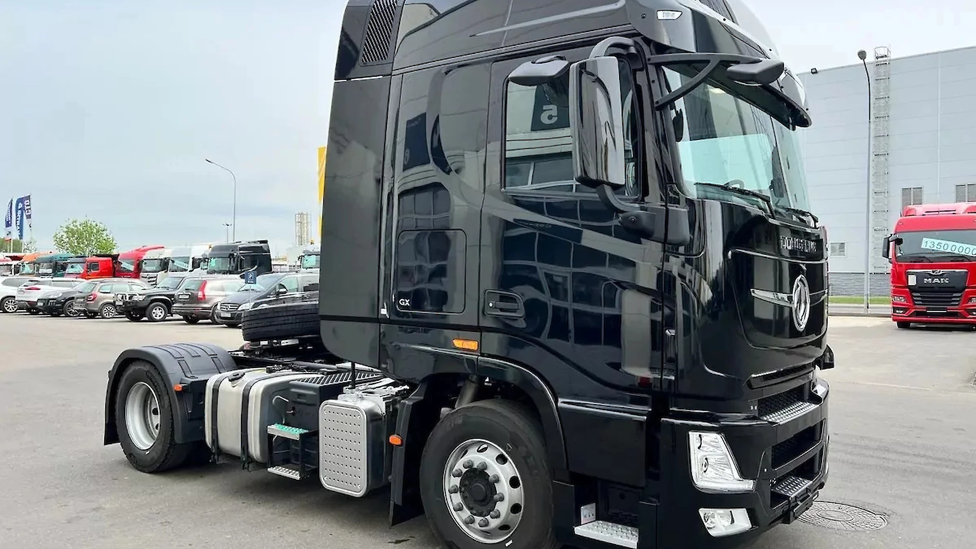 Dongfeng DFH4180 vs DFH4271: выбор между 4×2 и 6×4